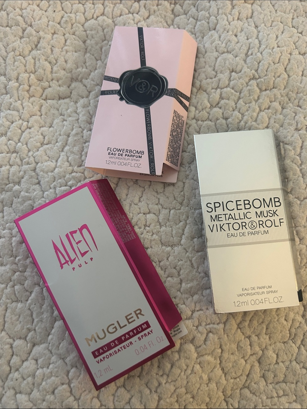 3-Mini Luxuries 1-Mugler-Alien 1-Viktor & Rolf Spicebomb + 1-FlowerBomb 3x1.2 ml